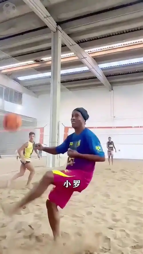 爬电线杆大